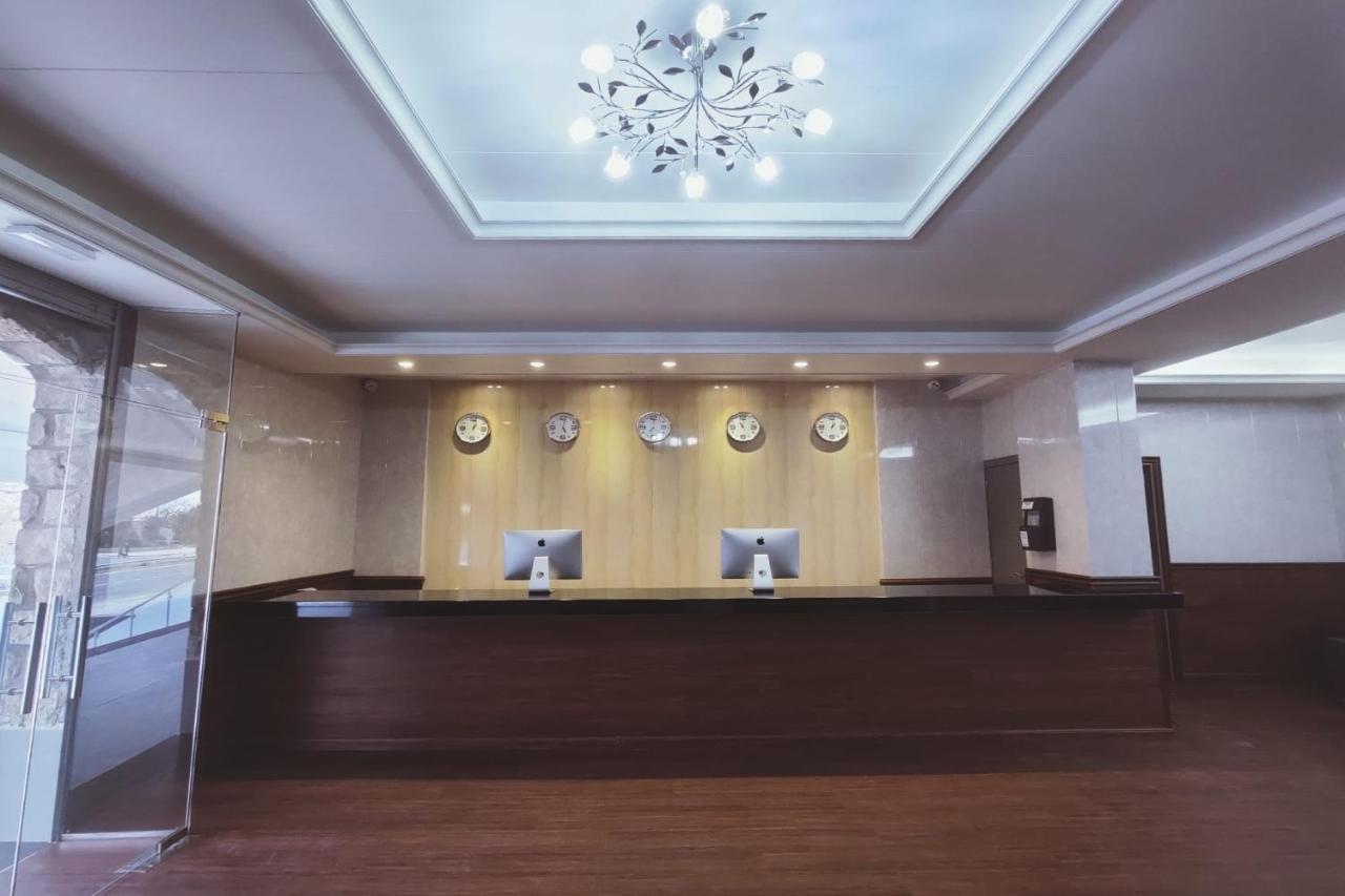 Hotel Nueva Europa Торедембара Екстериор снимка